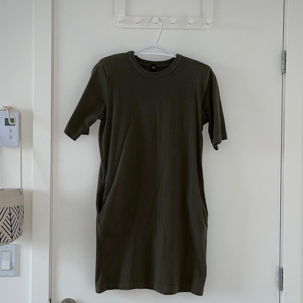 Olive green t shirt dress💚